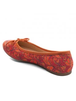 Ali MacGraw Cheery Paisley 11 Ali MacGraw Cheery Paisley