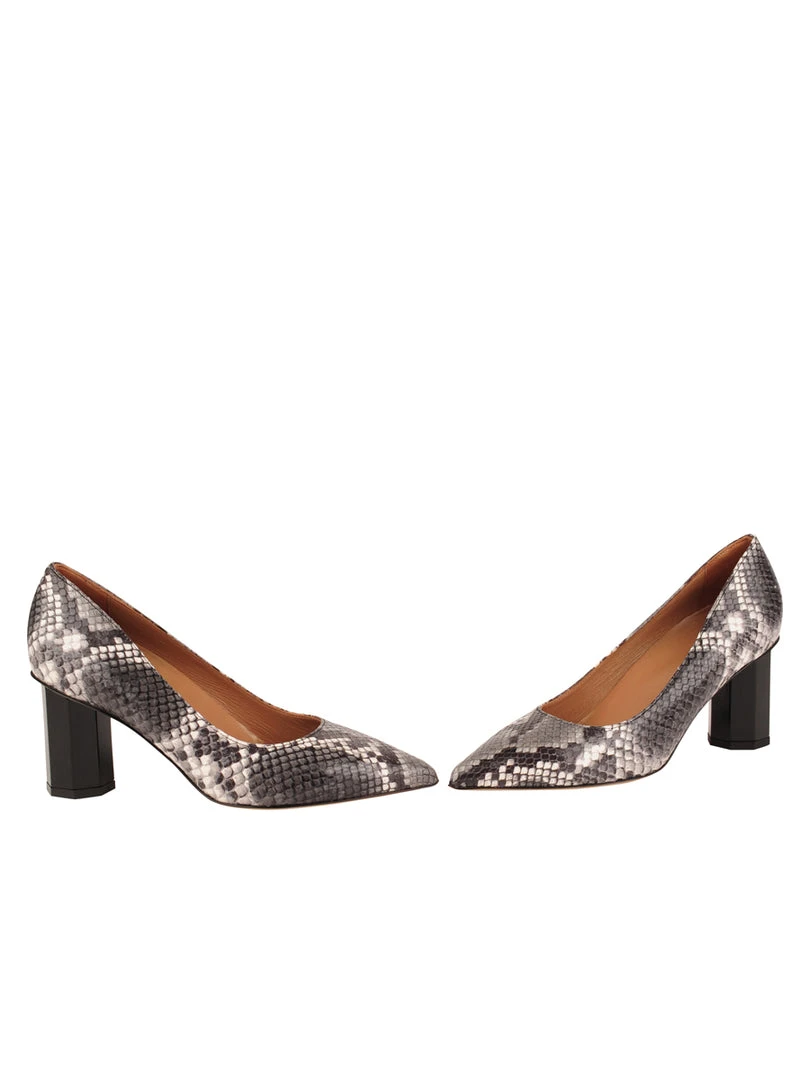 Butter Shoes Eloisee Pointed Toe Pump 8 Butter Shoes Eloisee Pointed Toe Pump