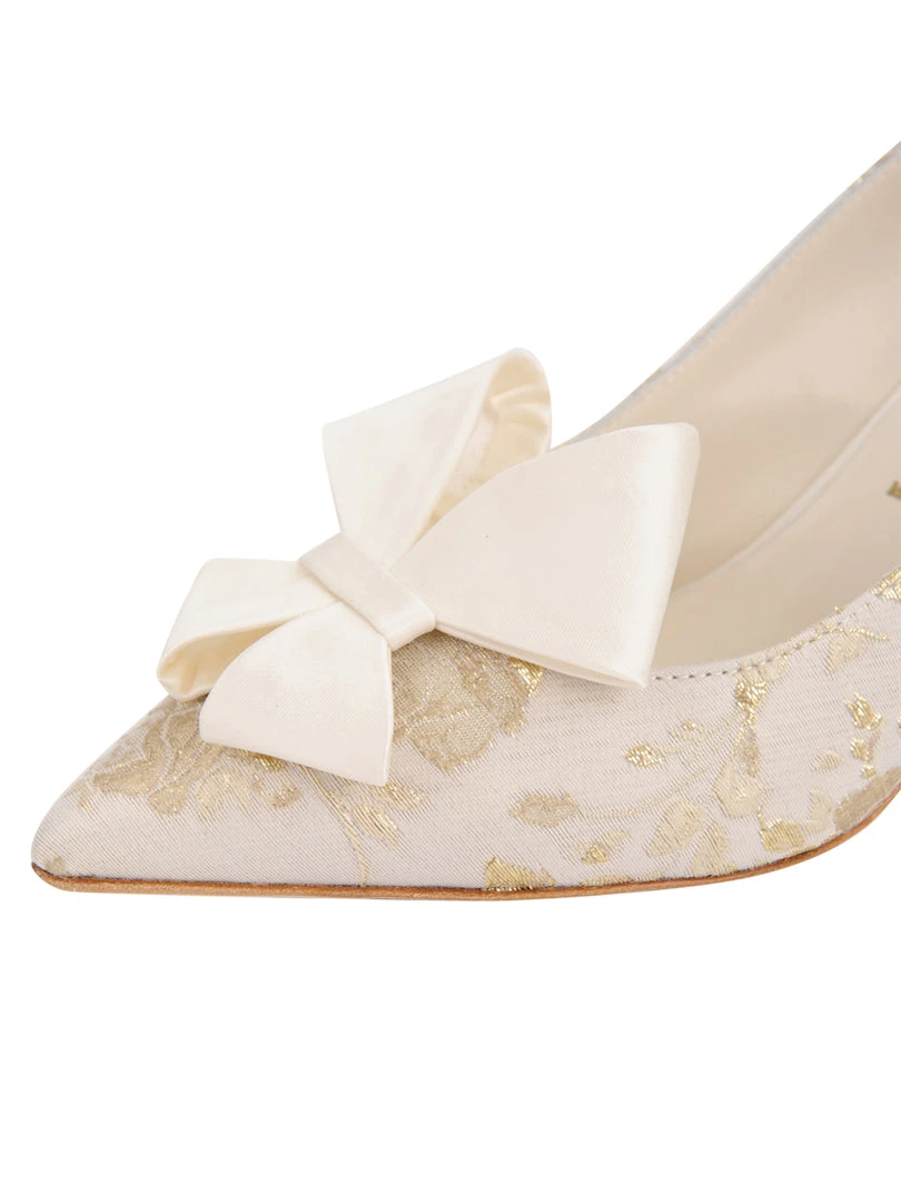 Something Bleu Caitlin Pointed Toe Pump 6 Something Bleu Caitlin Pointed Toe Pump